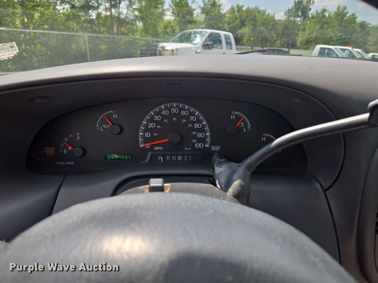 image for item EV1531 2000 Ford F150 pickup truck