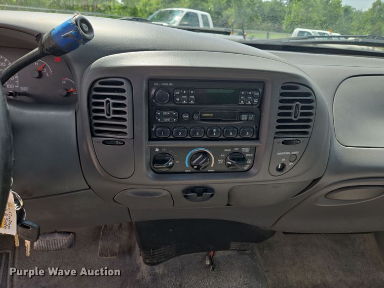 image for item EV1531 2000 Ford F150 pickup truck