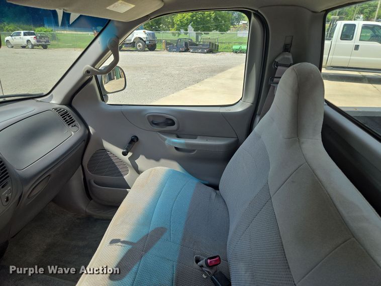 image for item EV1531 2000 Ford F150 pickup truck