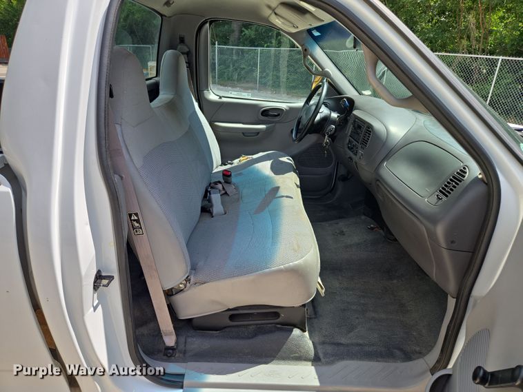 image for item EV1531 2000 Ford F150 pickup truck