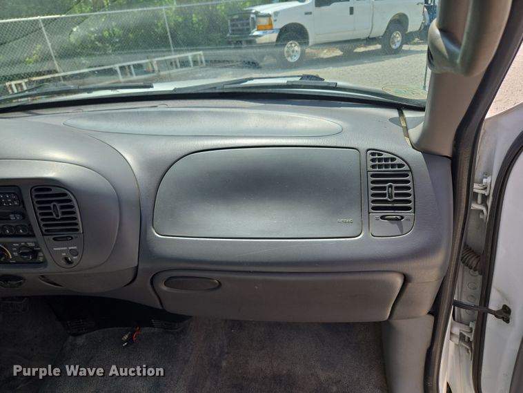 image for item EV1531 2000 Ford F150 pickup truck