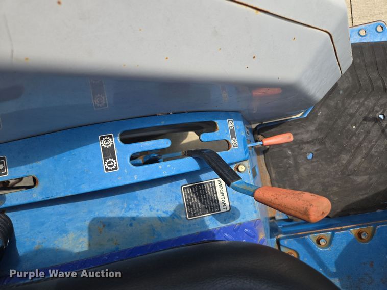 image for item EV1535 1996 New Holland 2120 MFWD tractor