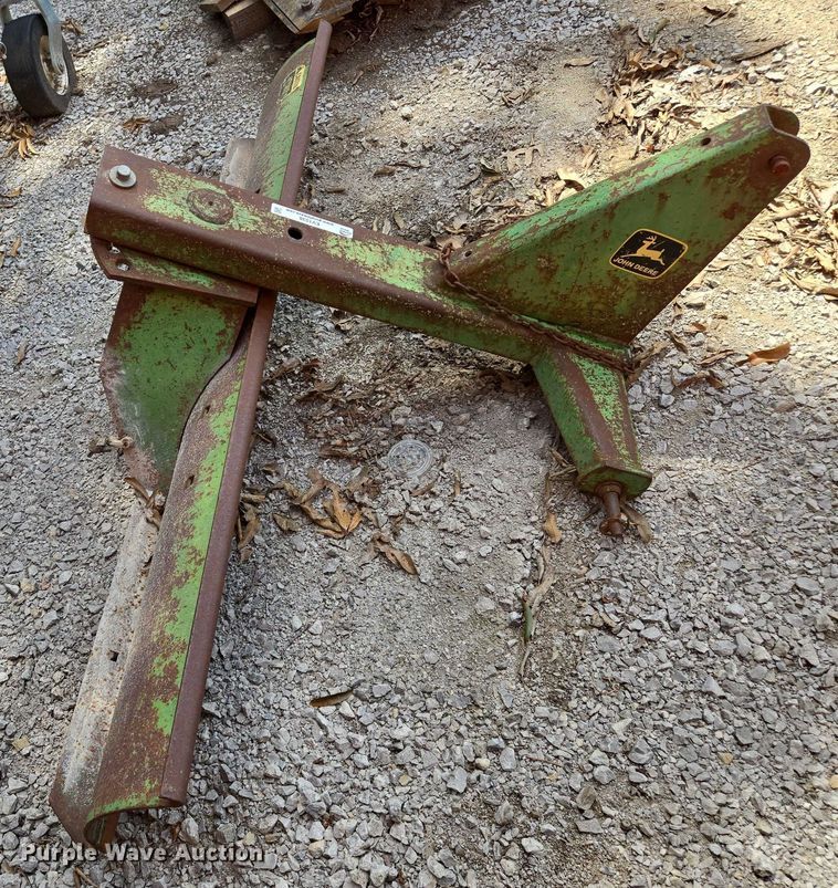 image for item EV1538 John Deere blade