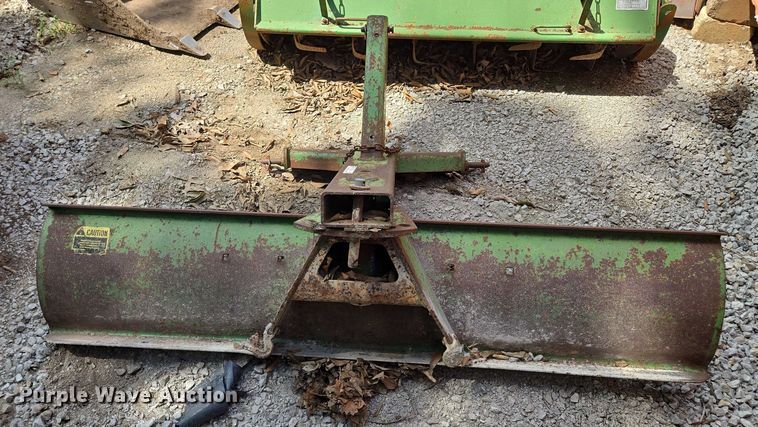 image for item EV1538 John Deere blade