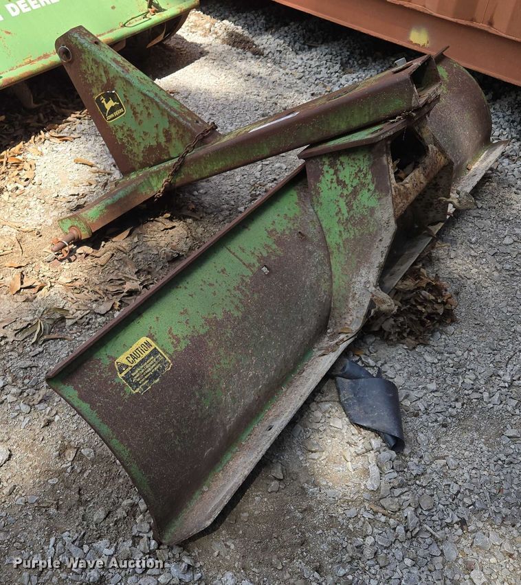 image for item EV1538 John Deere blade