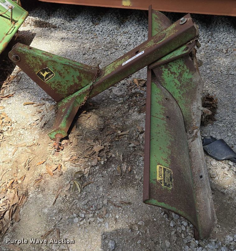 image for item EV1538 John Deere blade