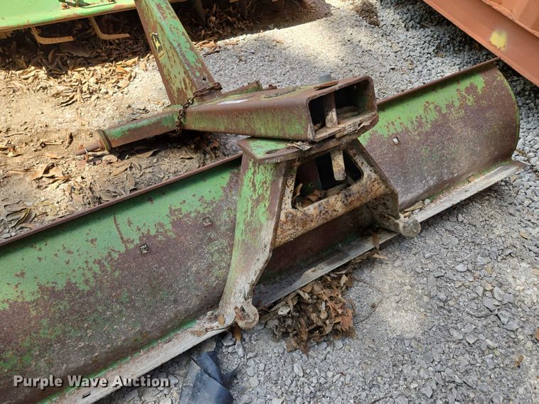image for item EV1538 John Deere blade