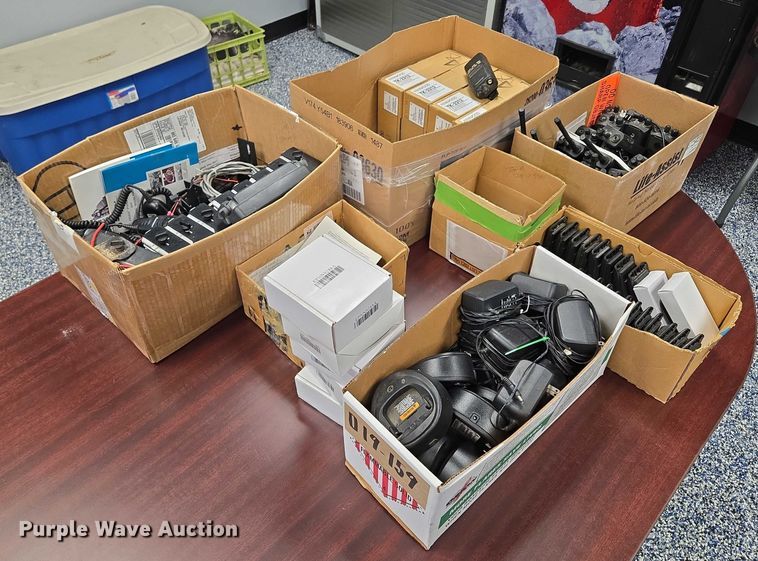 image for item EV1543 Radios