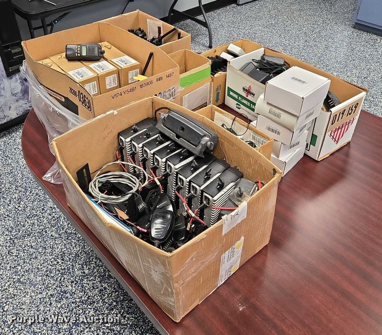 image for item EV1543 Radios