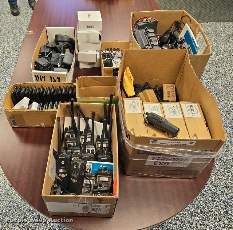 image for item EV1543 Radios