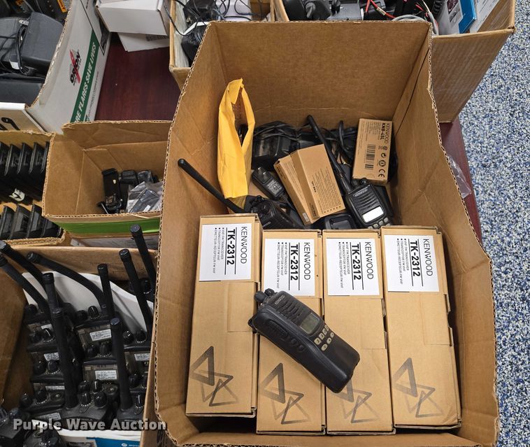 image for item EV1543 Radios