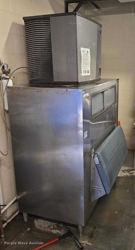 image for item EV1544 Manitowoc ID0906W-261 ice machine