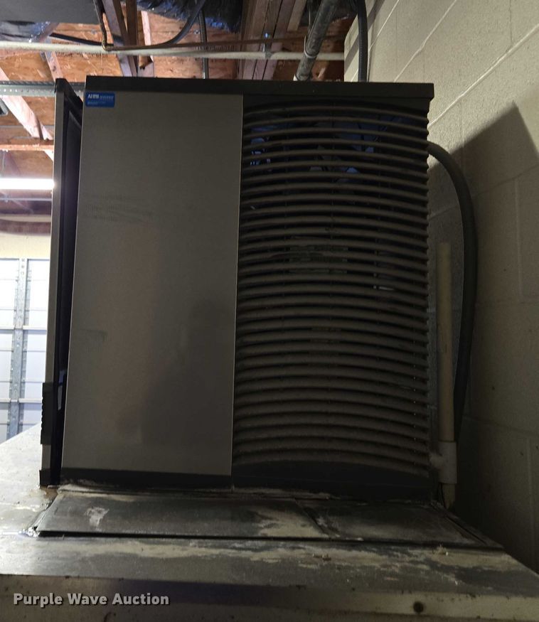 image for item EV1544 Manitowoc ID0906W-261 ice machine