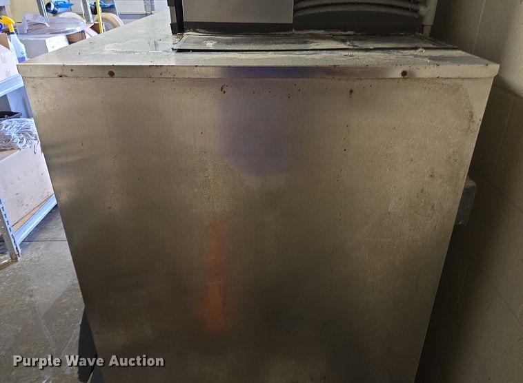 image for item EV1544 Manitowoc ID0906W-261 ice machine
