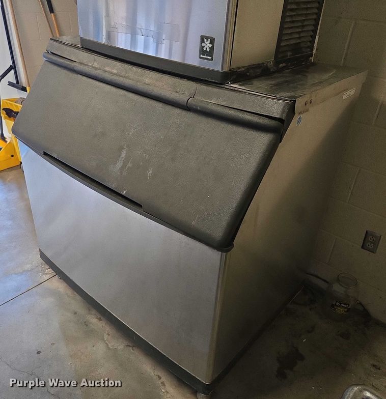 image for item EV1548 Manitowac QD0803W ice machine