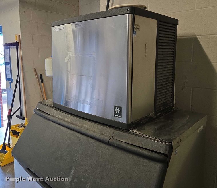 image for item EV1548 Manitowac QD0803W ice machine