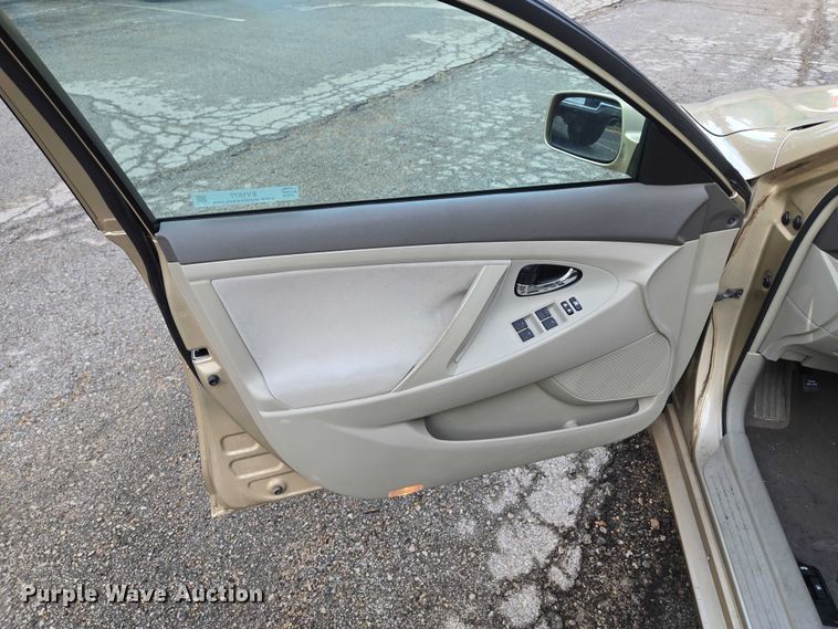 image for item EV1577 2011 Toyota Camry LE  