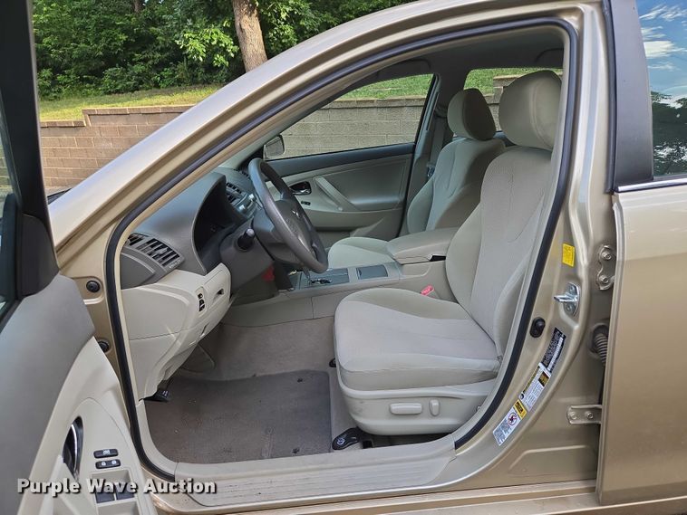 image for item EV1577 2011 Toyota Camry LE  