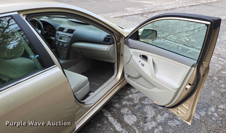 image for item EV1577 2011 Toyota Camry LE  