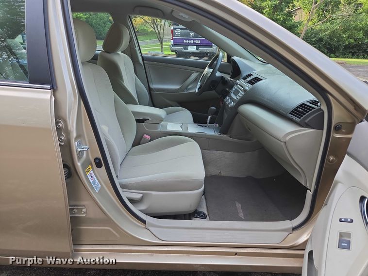 image for item EV1577 2011 Toyota Camry LE  