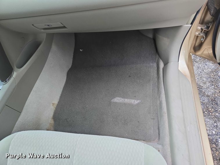 image for item EV1577 2011 Toyota Camry LE  