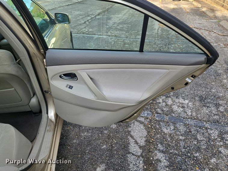 image for item EV1577 2011 Toyota Camry LE  