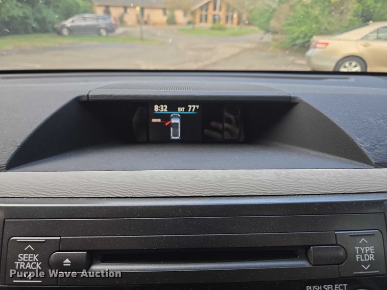 image for item EV1578 2011 Toyota Sienna LE van