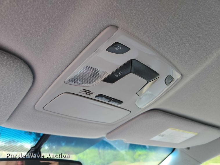 image for item EV1578 2011 Toyota Sienna LE van