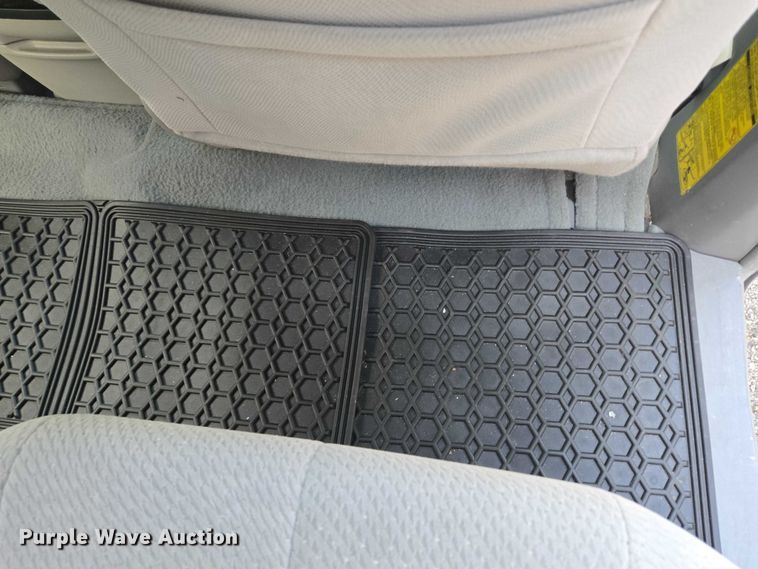 image for item EV1578 2011 Toyota Sienna LE van