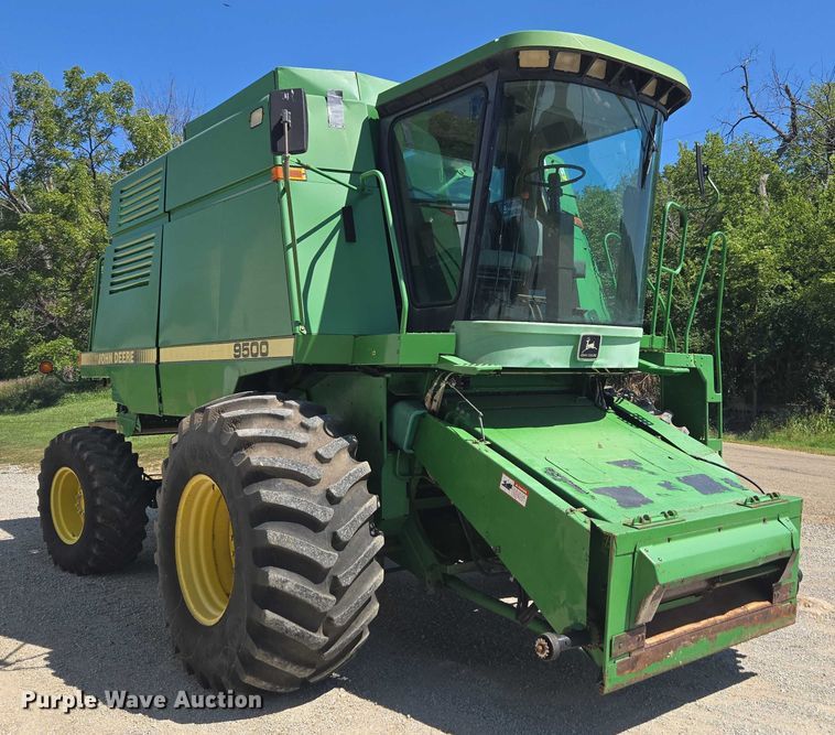 image for item DE2186 1993 John Deere 9500 RWA combine