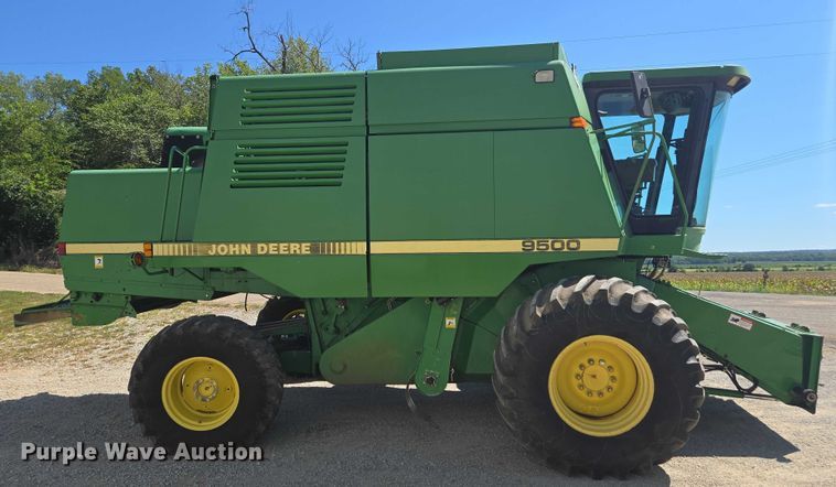 image for item DE2186 1993 John Deere 9500 RWA combine