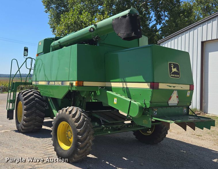 image for item DE2186 1993 John Deere 9500 RWA combine