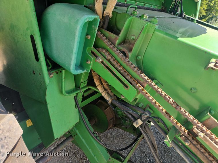 image for item DE2186 1993 John Deere 9500 RWA combine
