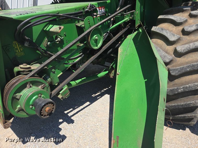 image for item DE2186 1993 John Deere 9500 RWA combine
