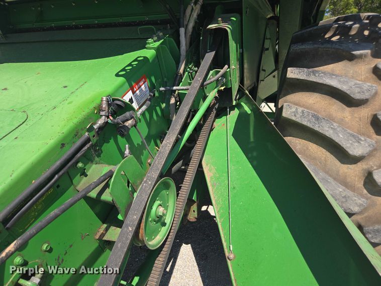 image for item DE2186 1993 John Deere 9500 RWA combine
