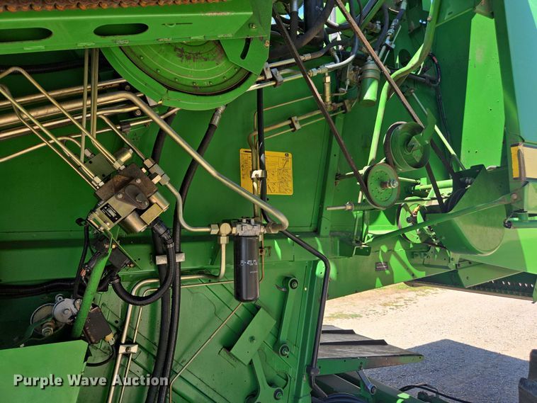 image for item DE2186 1993 John Deere 9500 RWA combine