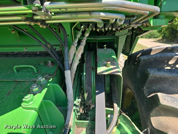 image for item DE2186 1993 John Deere 9500 RWA combine