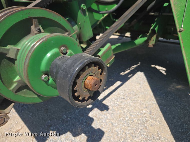 image for item DE2186 1993 John Deere 9500 RWA combine