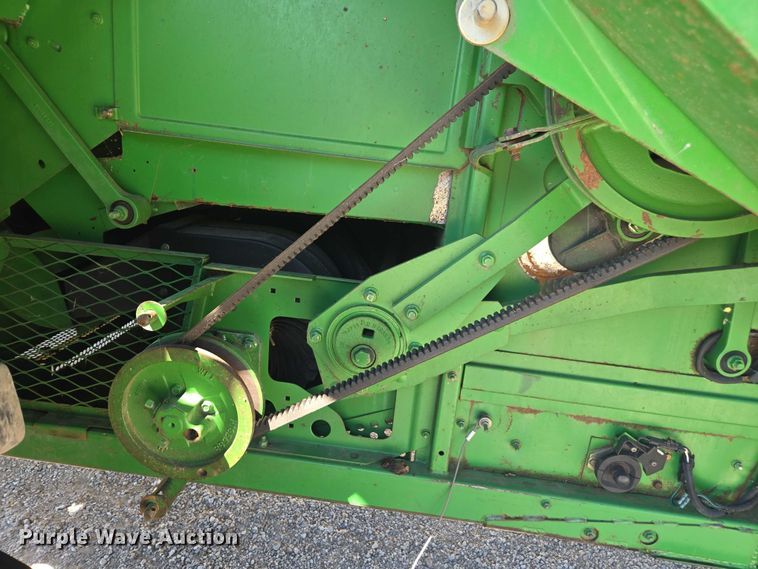 image for item DE2186 1993 John Deere 9500 RWA combine