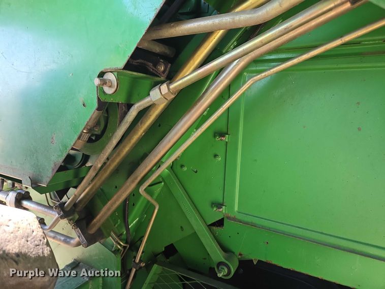 image for item DE2186 1993 John Deere 9500 RWA combine