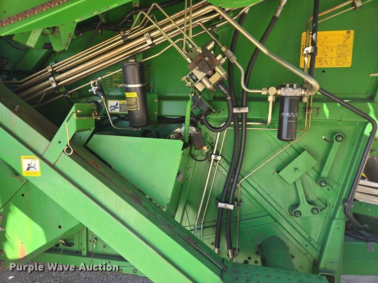 image for item DE2186 1993 John Deere 9500 RWA combine