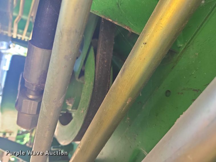 image for item DE2186 1993 John Deere 9500 RWA combine