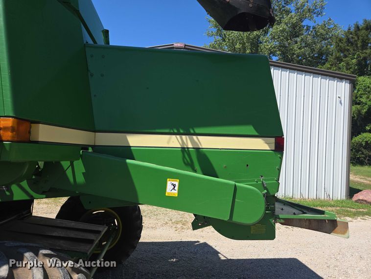 image for item DE2186 1993 John Deere 9500 RWA combine