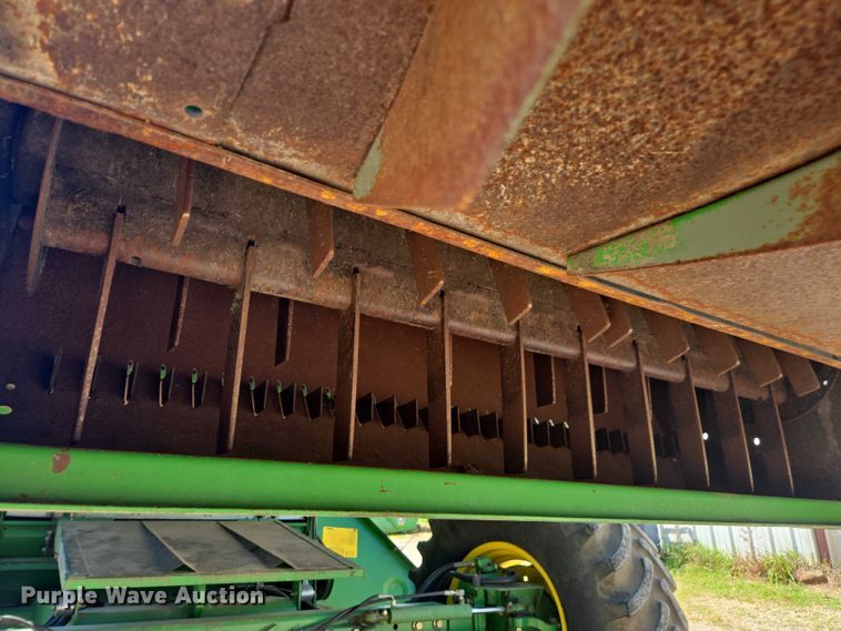 image for item DE2186 1993 John Deere 9500 RWA combine