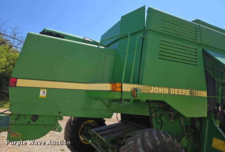 image for item DE2186 1993 John Deere 9500 RWA combine