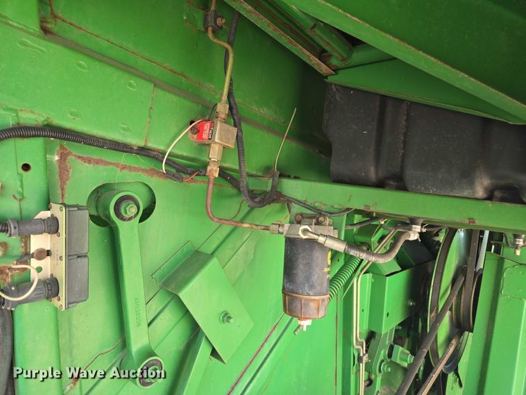 image for item DE2186 1993 John Deere 9500 RWA combine