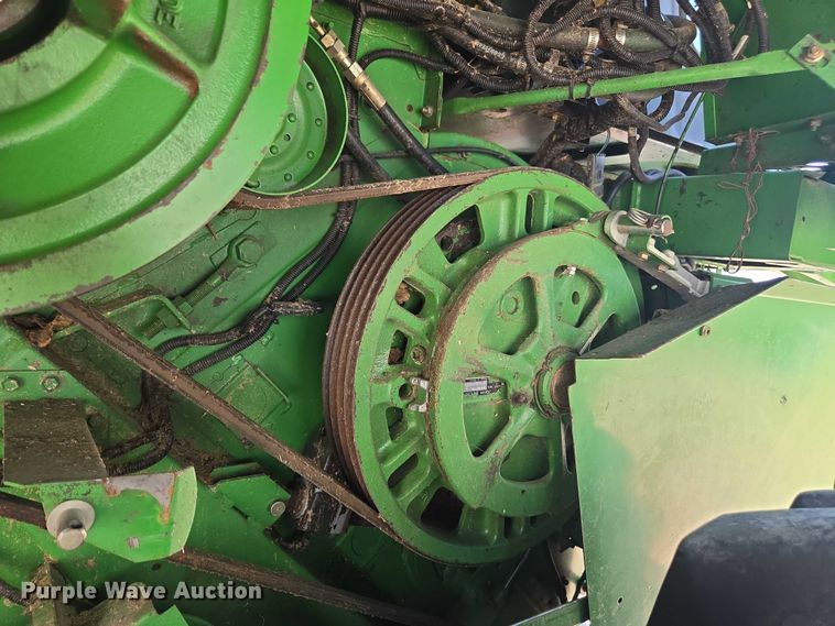 image for item DE2186 1993 John Deere 9500 RWA combine
