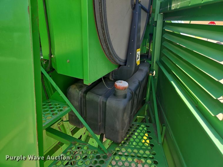 image for item DE2186 1993 John Deere 9500 RWA combine