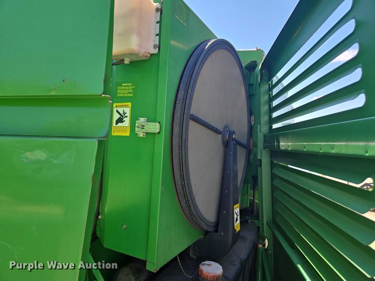 image for item DE2186 1993 John Deere 9500 RWA combine