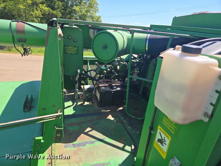 image for item DE2186 1993 John Deere 9500 RWA combine